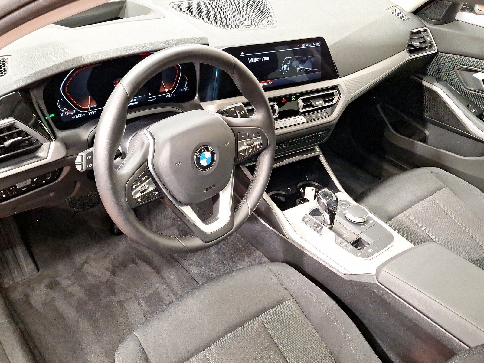 BMW 330i xDrive Touring - Samsaru's Car Outlet