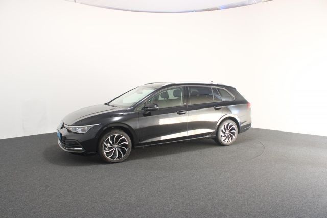 Volkswagen Golf VIII Variant 1.0 eTSI DSG Move - Samsaru's Car Outlet