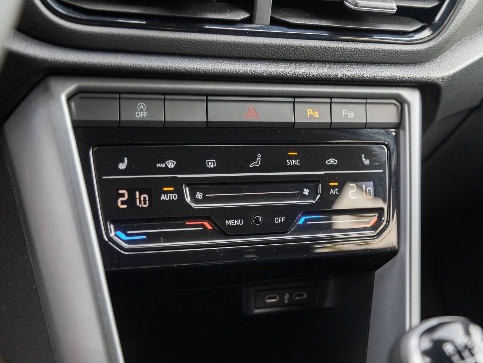 Volkswagen T-Roc 1.0TSI Life - Samsaru's Car Outlet