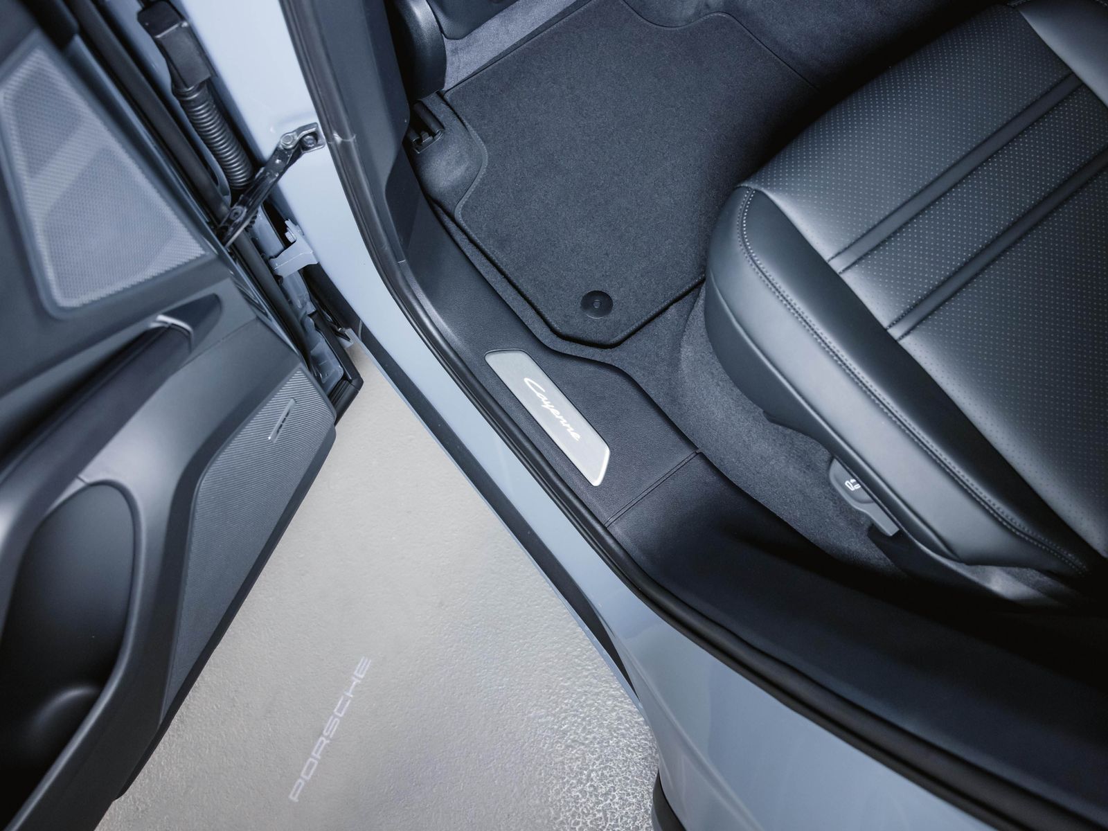 Porsche Cayenne E-Hybrid Sportabgasanlage Panoramadach