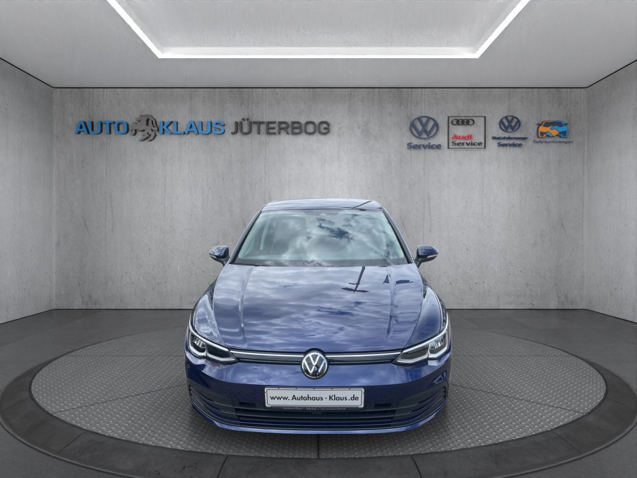 Volkswagen Golf VIII 1.5 eTSI - Samsaru's Car Outlet