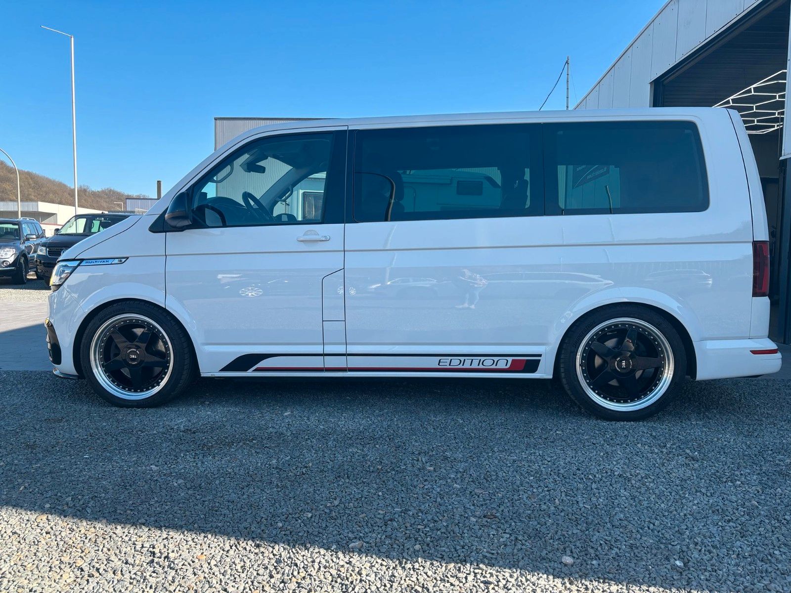 Volkswagen T6.1 Multivan 4Motion - Samsaru's Car Outlet