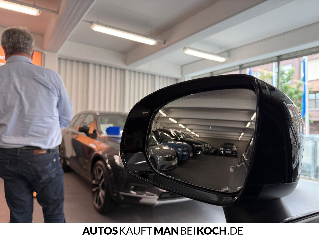 Volvo XC60 T6 Recharge AWD Plus PANO AHK STDHz V-LED!