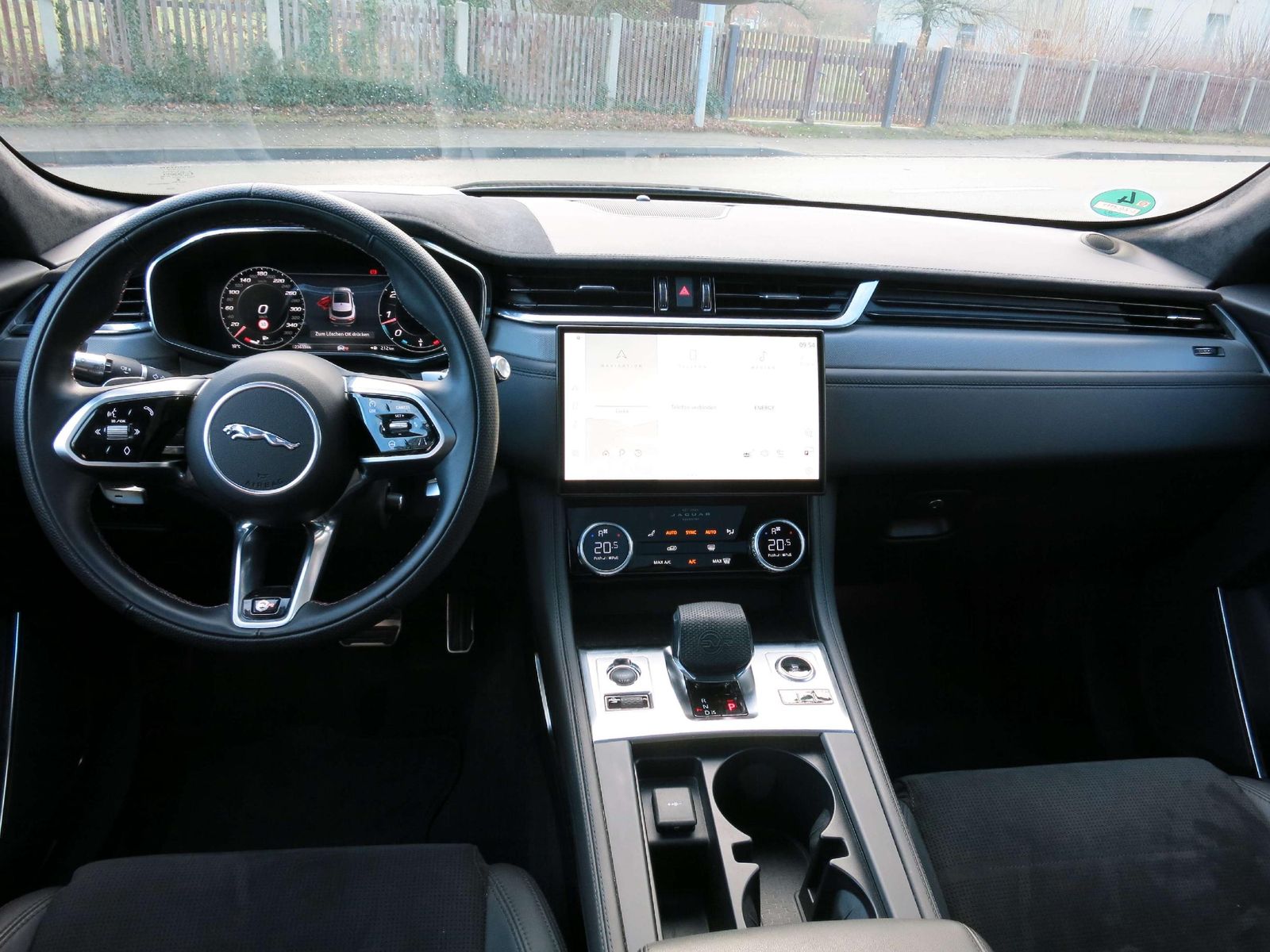 Jaguar F-Pace SVR AWD Subwoofer ACC HEAD-UP KAMERA 21