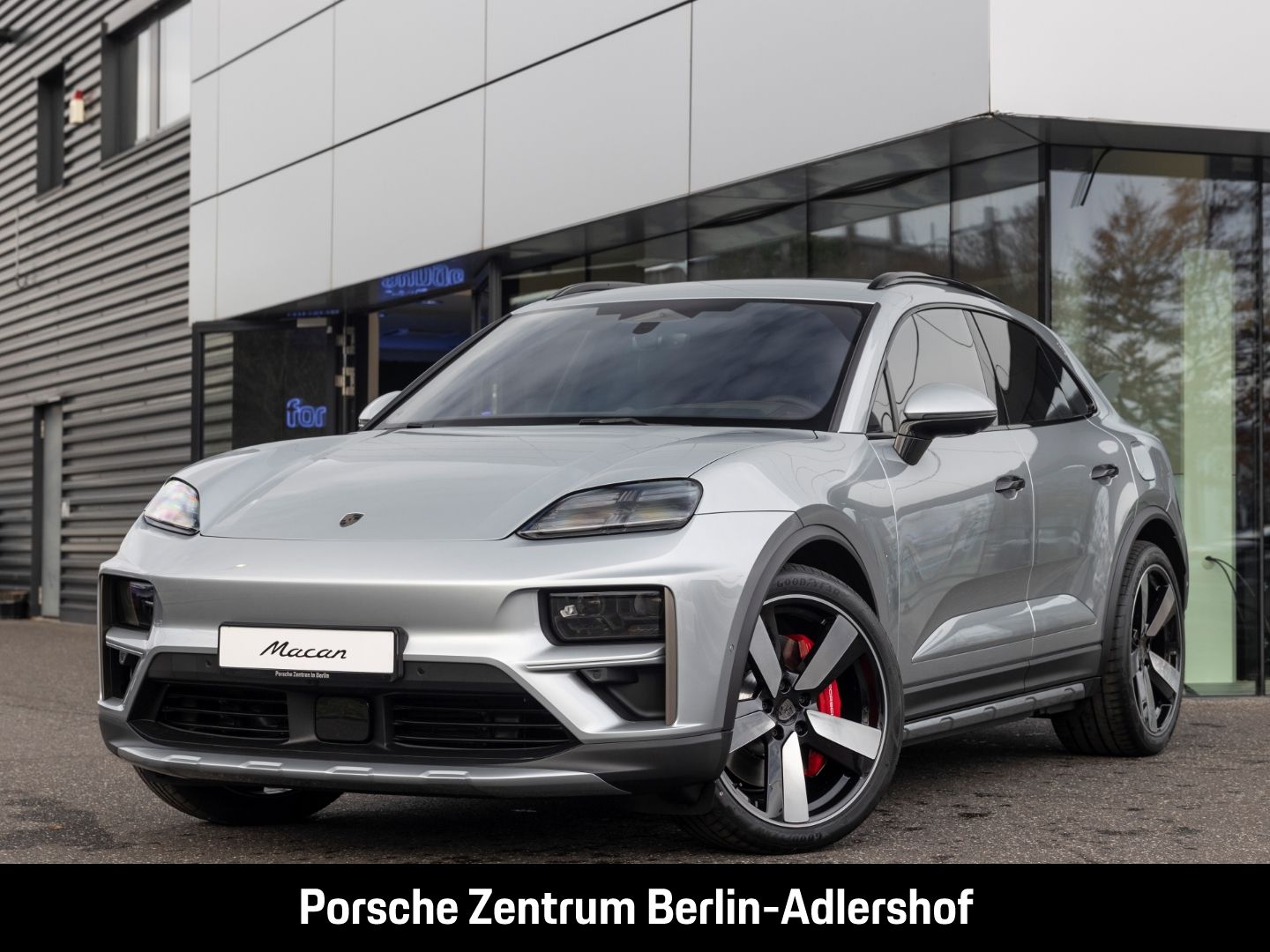 Porsche Macan Turbo - Samsaru's Car Outlet