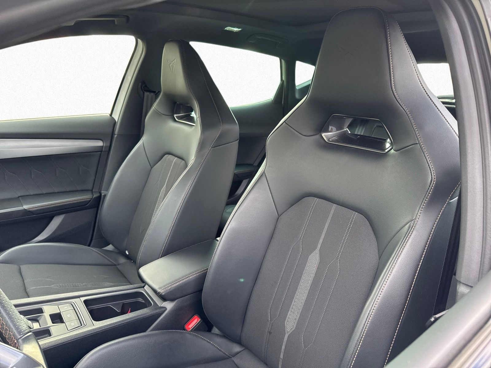 Cupra Formentor VZ 1.4 TSI e-Hybrid|AHK|Pano|Full Link