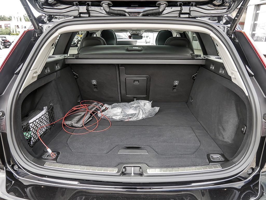 Volvo V60 T6 Recharge Plus Dark AWD