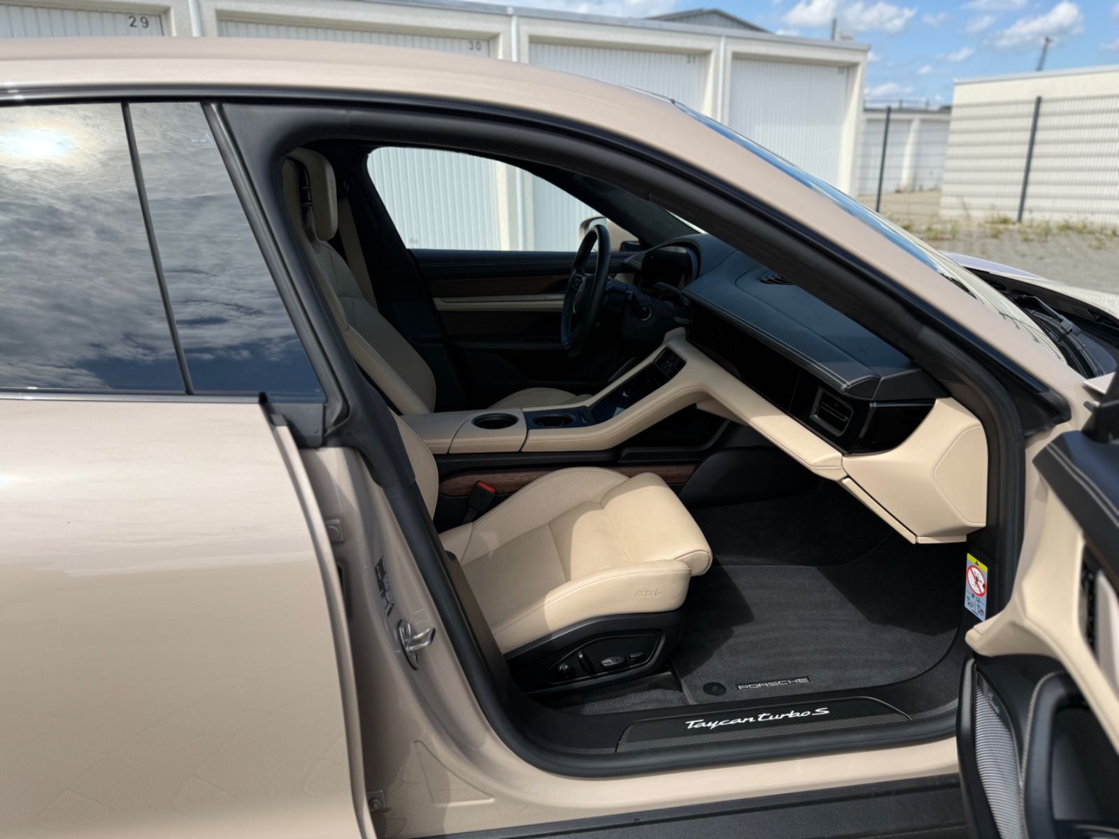 Porsche Taycan Cross Turismo Turbo S Exclusiv Manufaktur