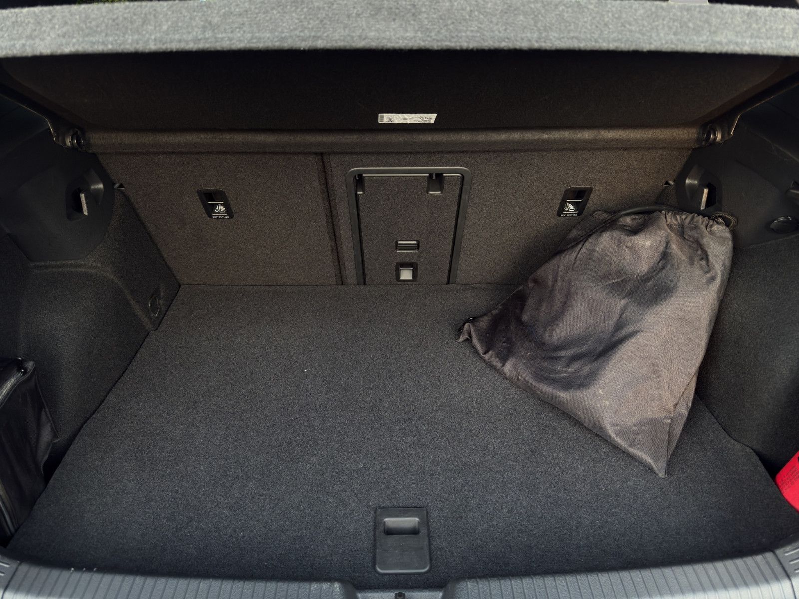 Volkswagen Golf VIII 1.4 TSI GTE DSG - Samsaru's Car Outlet