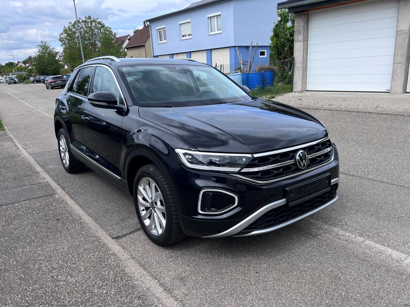 Volkswagen T-Roc 1.0 TSI Style - Samsaru's Car Outlet