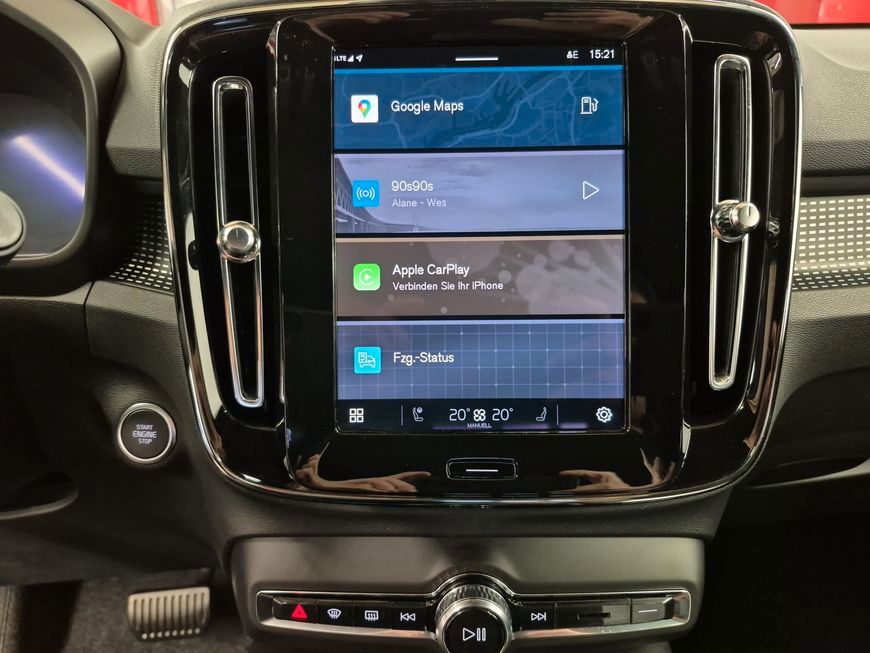 Volvo XC40 B3 Plus Dark - Samsaru's Car Outlet