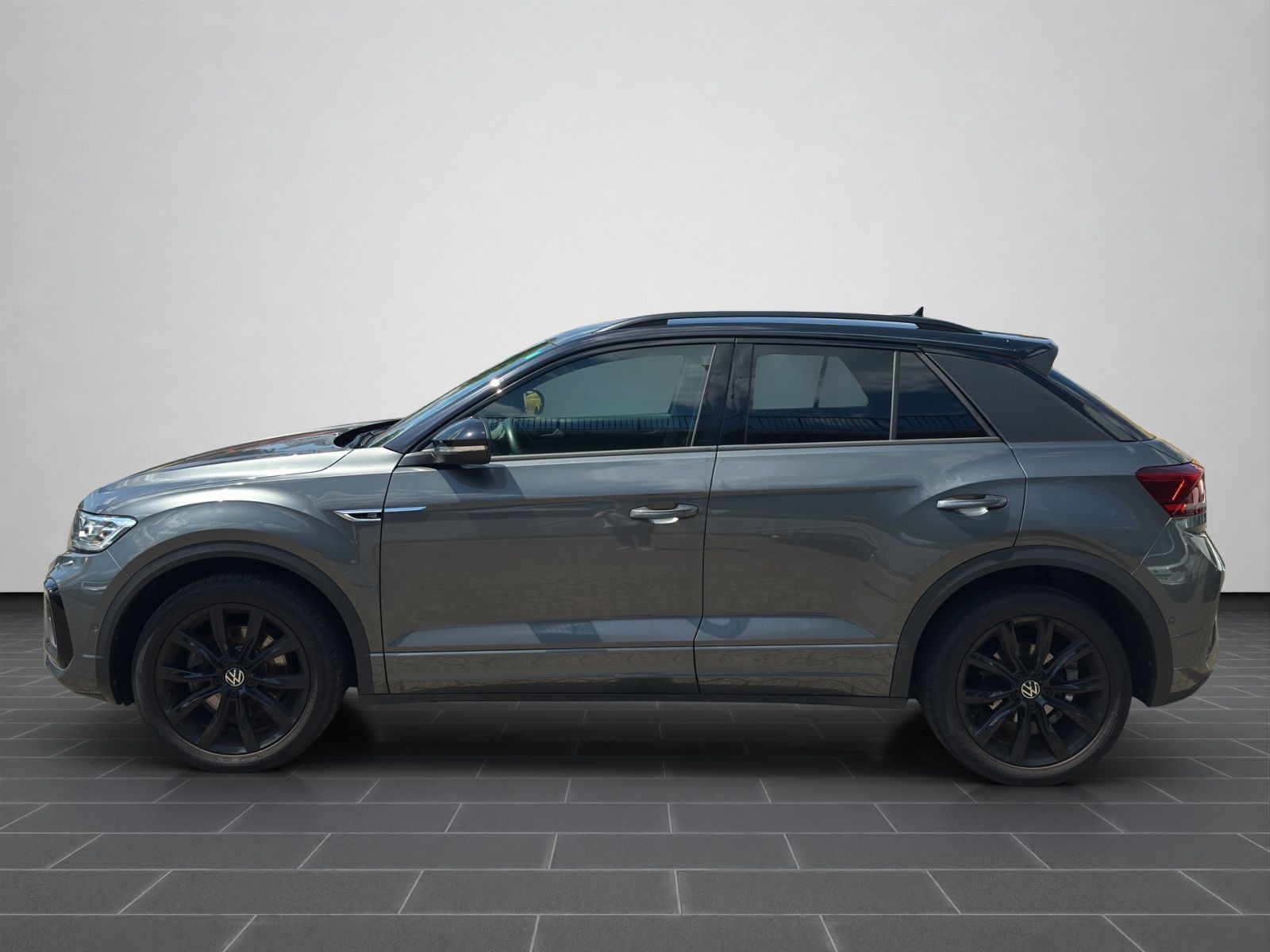 Volkswagen T-Roc R-Line 2.0 TSI DSG - Samsaru's Car Outlet