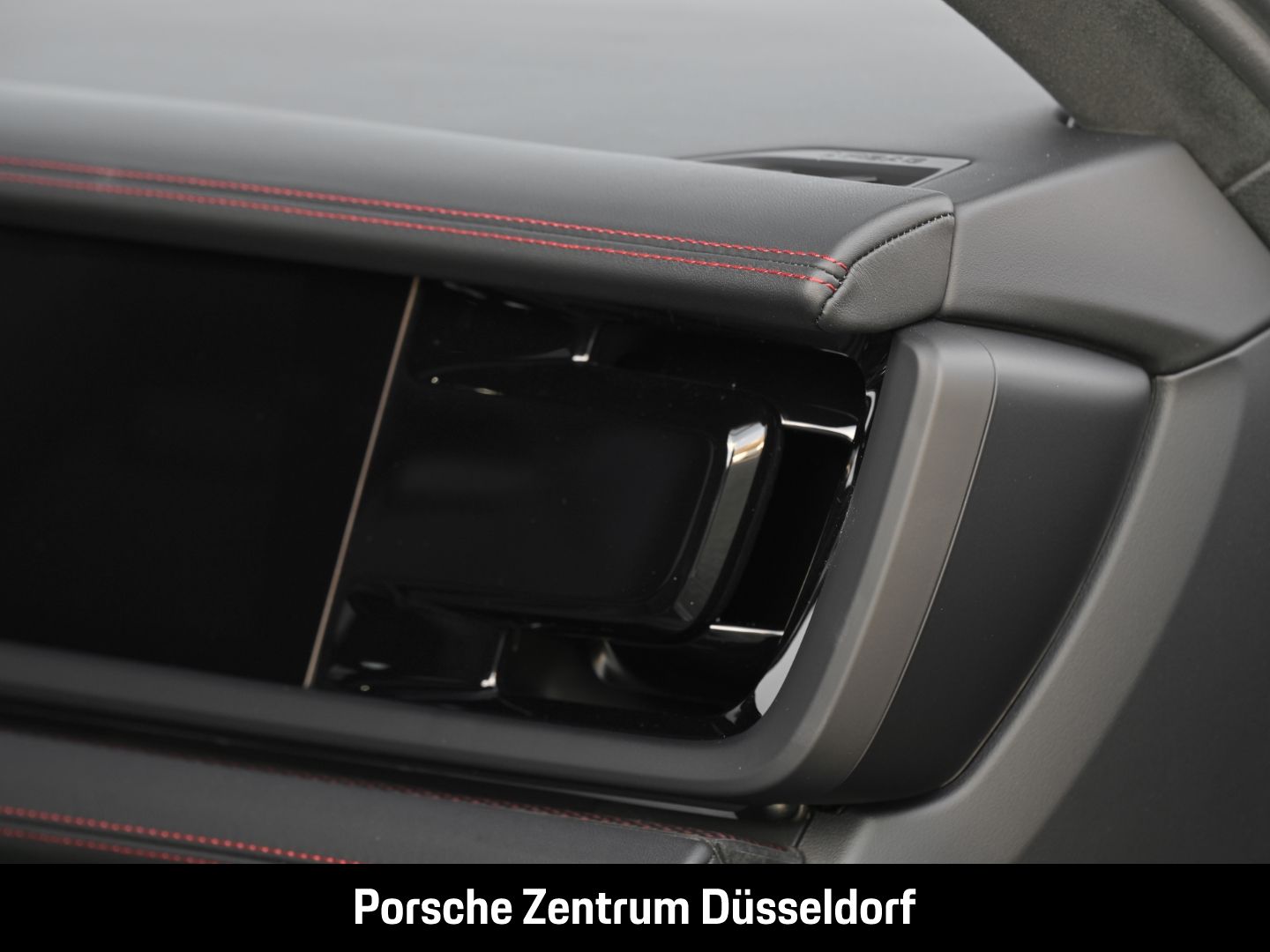 Porsche Panamera GTS Surround-View Head-Up Sportabgas