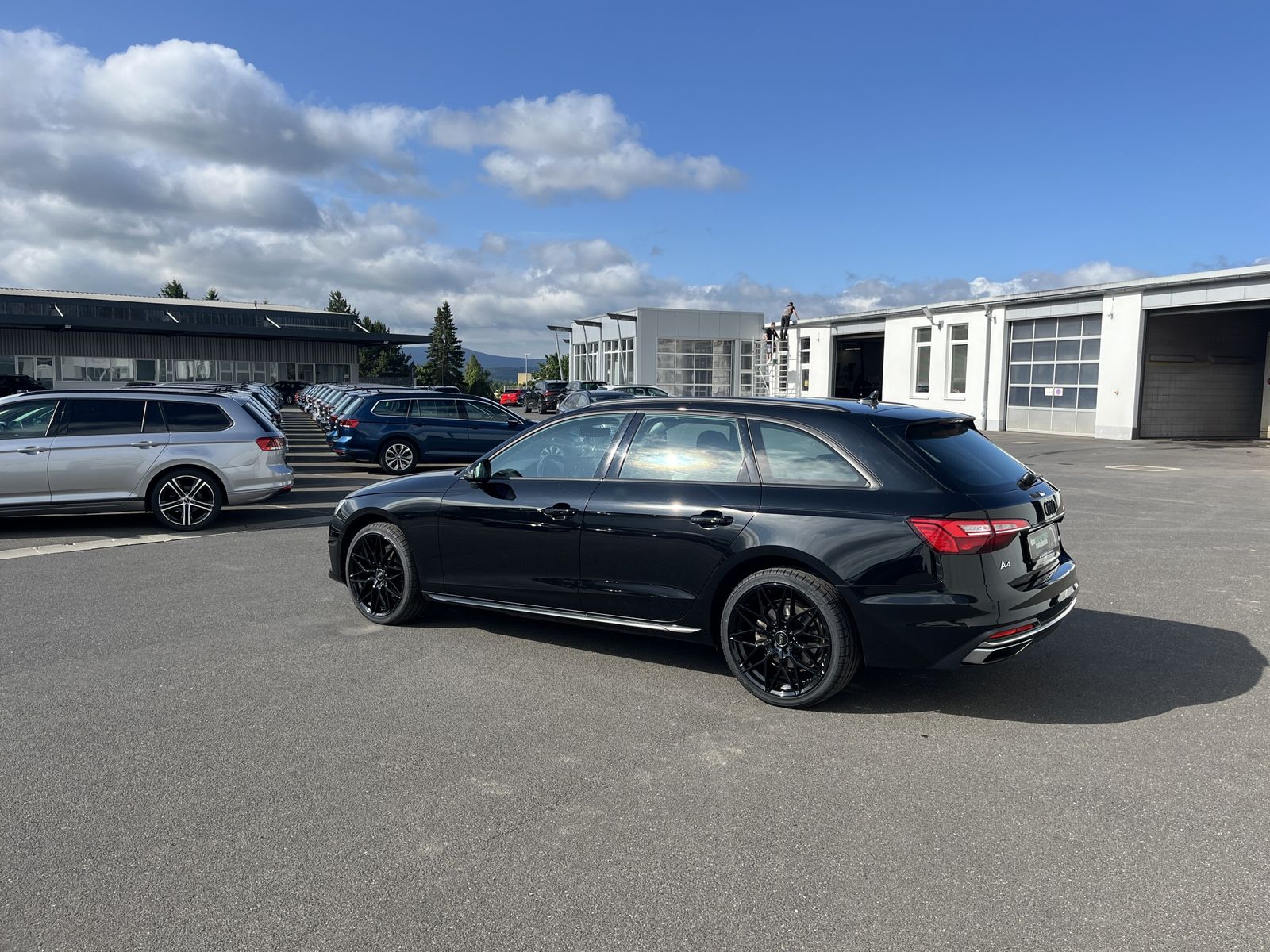 Audi A4 Avant 35 TDI S tronic advanced Blackline - Samsaru's Car Outlet
