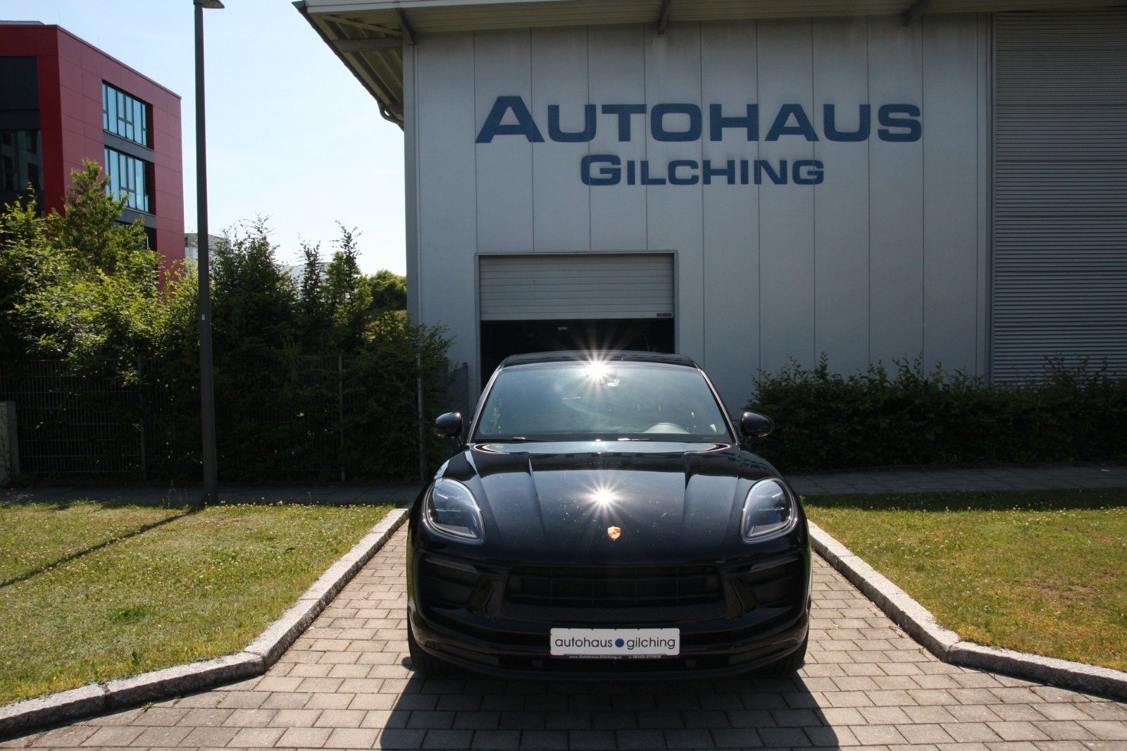 Porsche Macan - Samsaru's Car Outlet
