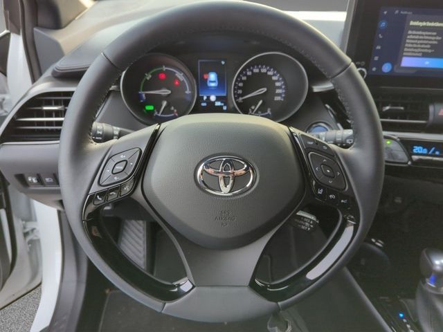 Toyota C-HR Hybrid 1.8 l VVT-i Team - Samsaru's Car Outlet