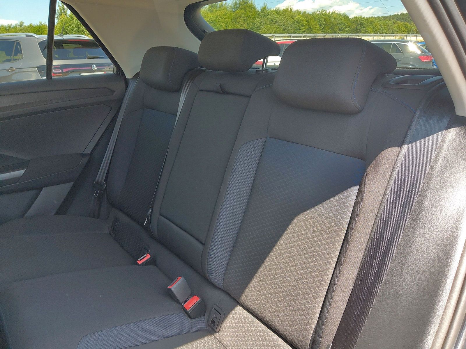 Volkswagen T-ROC United 1.0 TSI - Samsaru's Car Outlet