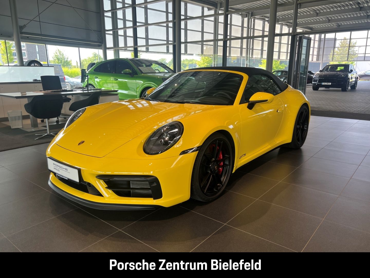 Porsche 992 911 Carrera 4 GTS Cabrio HA-Lenkung LED BOSE