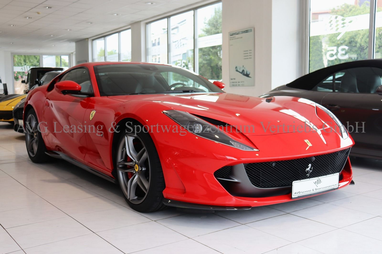 Ferrari 812 Superfast - Samsaru's Car Outlet