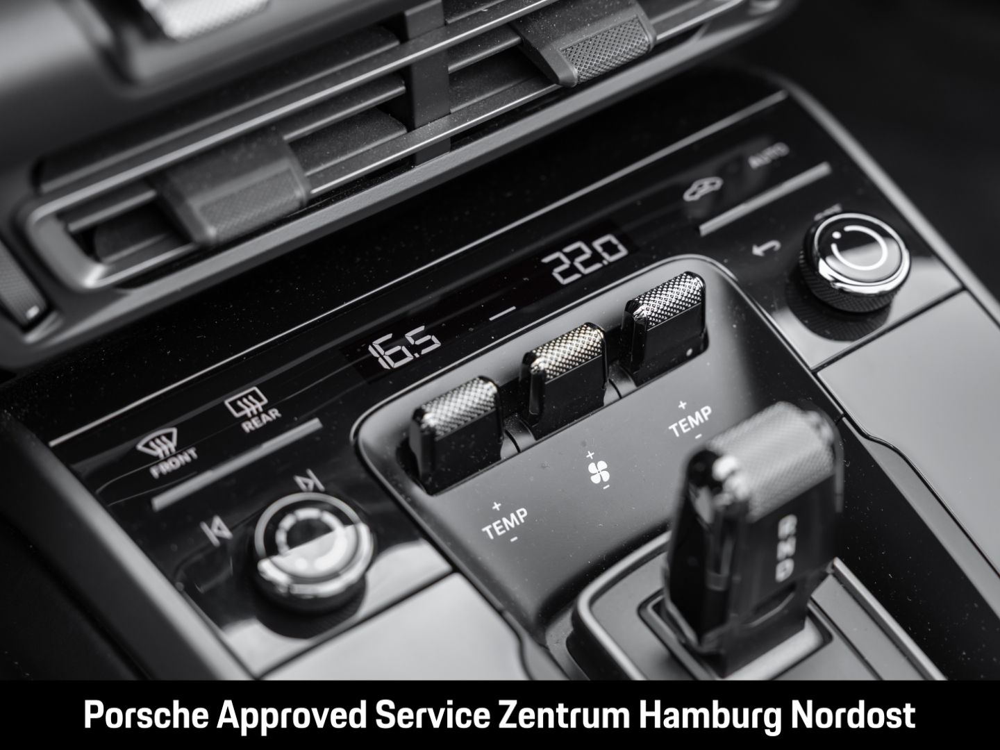 Porsche 992 (911) Carrera 4S Cabriolet Sportabgas BOSE