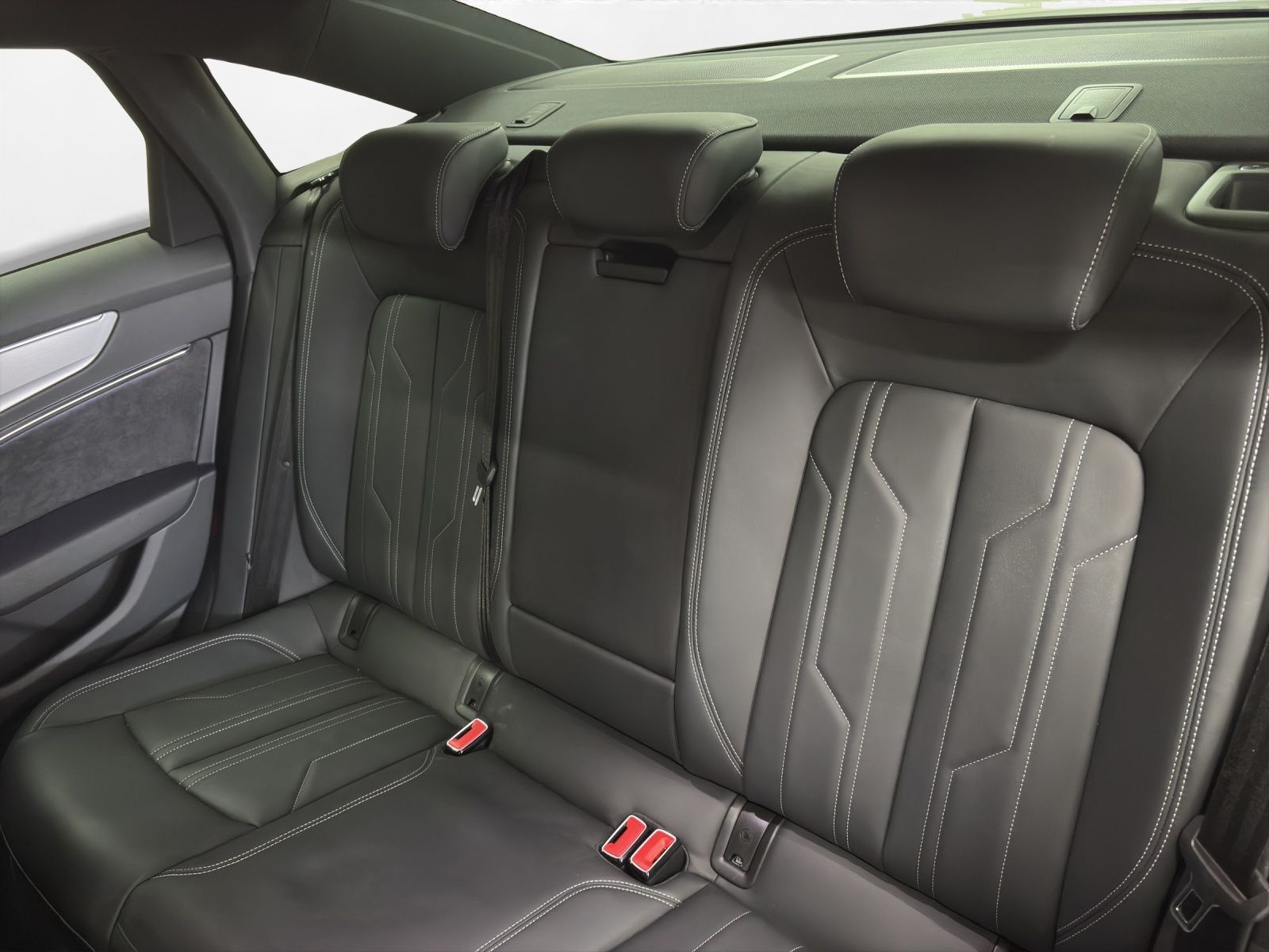 Audi A6 Lim. 50 TFSIe qu. S line AHK Pano Matrix LM 2