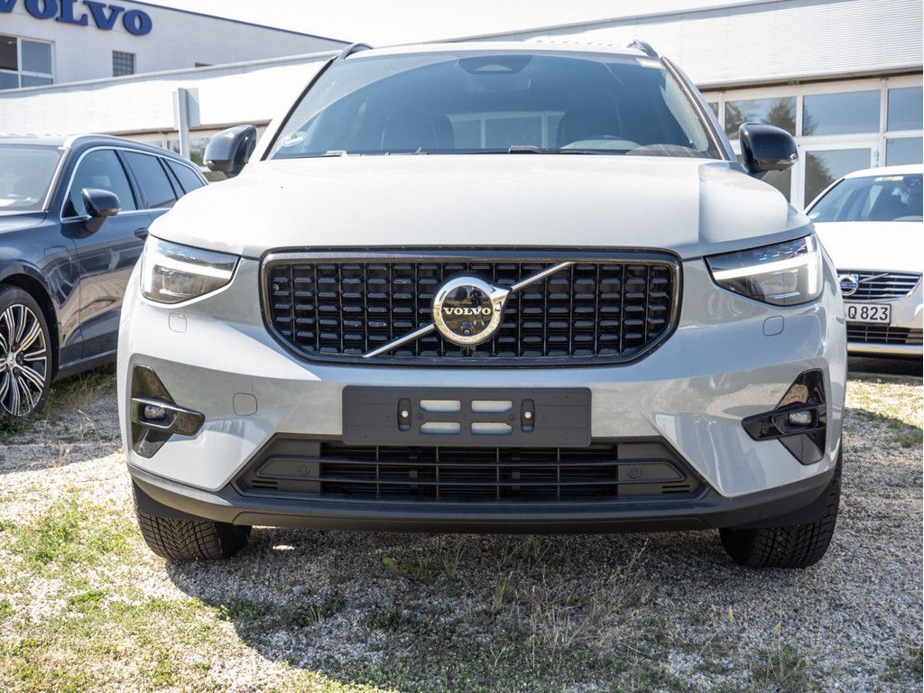 Volvo XC40 2.0 Plus Dark - Samsaru's Car Outlet