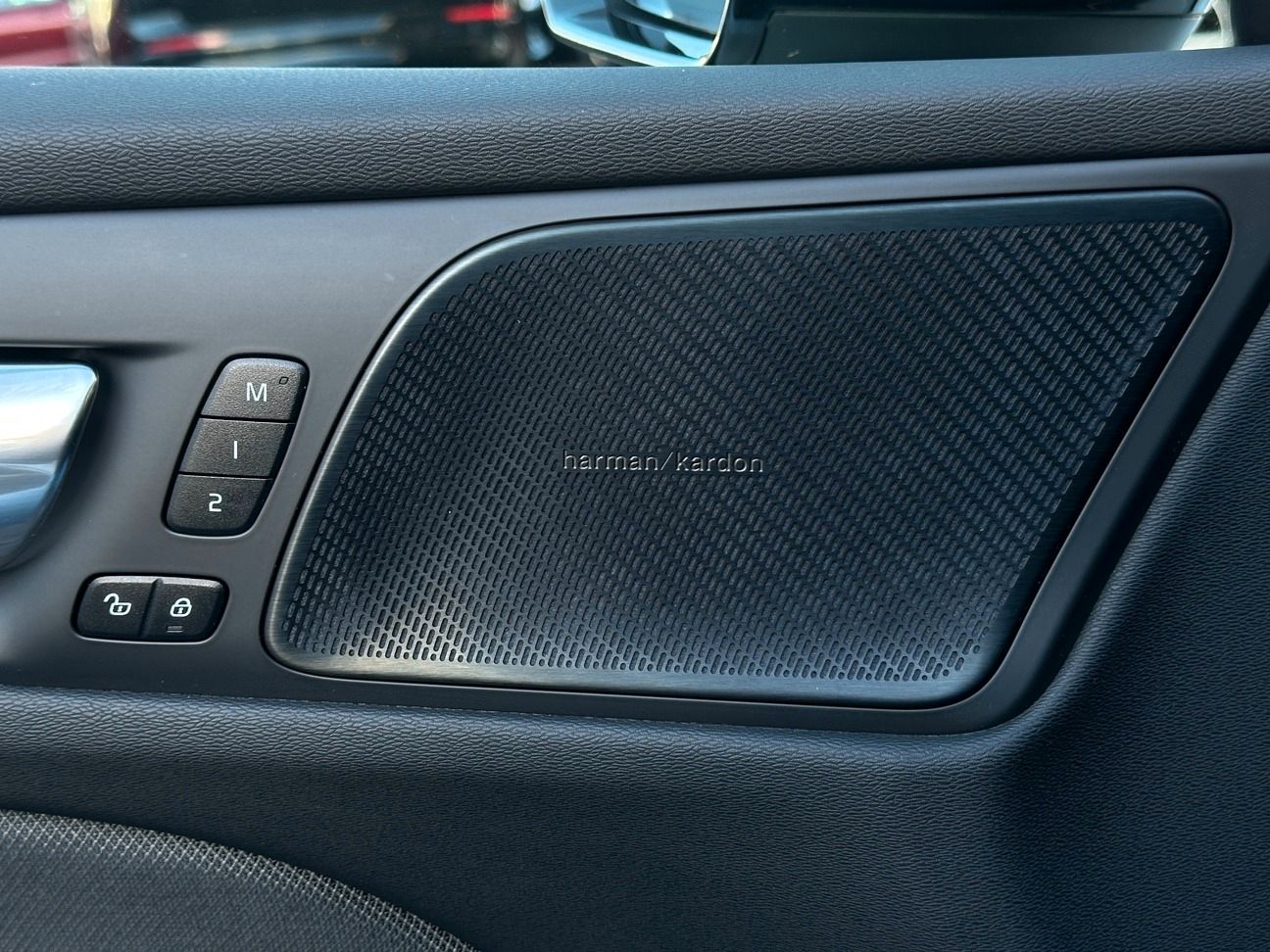 Volvo V60 T8 Recharge AWD Ultimate Dark *Pano*AHK*ACC*