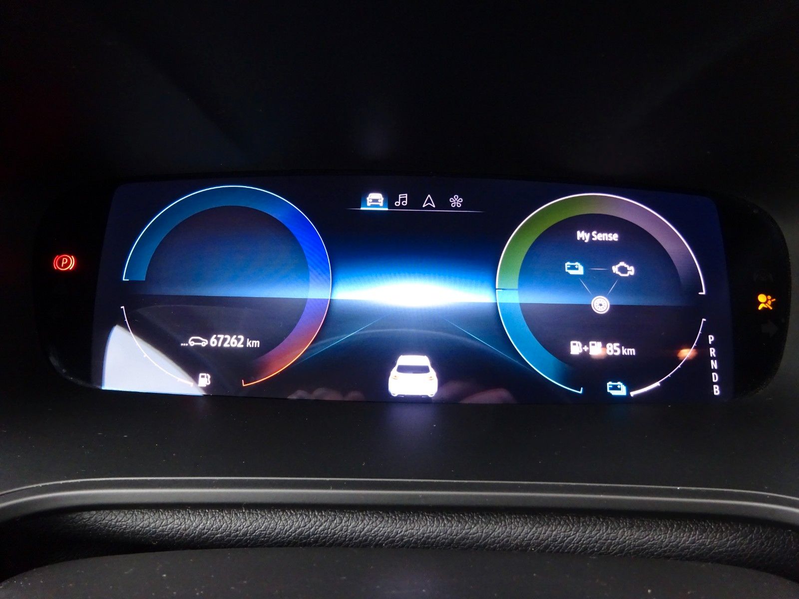 Renault Megane Grandtour Zen E-Tech Plug-in Hybrid - Samsaru's Car Outlet