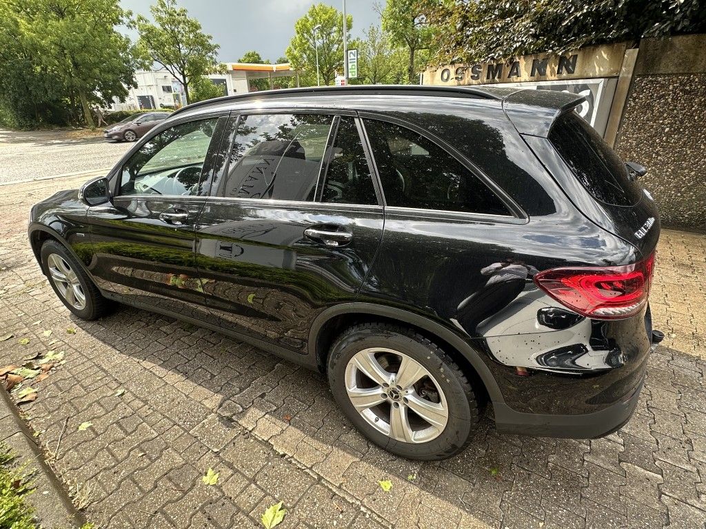 Mercedes-Benz GLC 300 e 4Matic - Samsaru's Car Outlet
