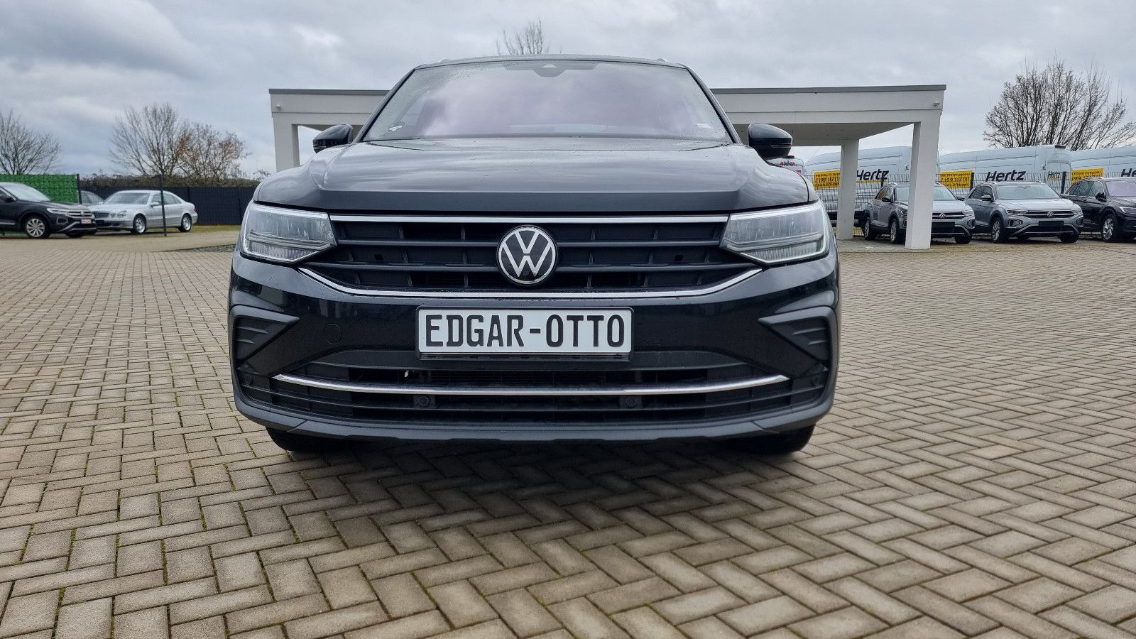 Volkswagen Tiguan Acti - Samsaru's Car Outlet