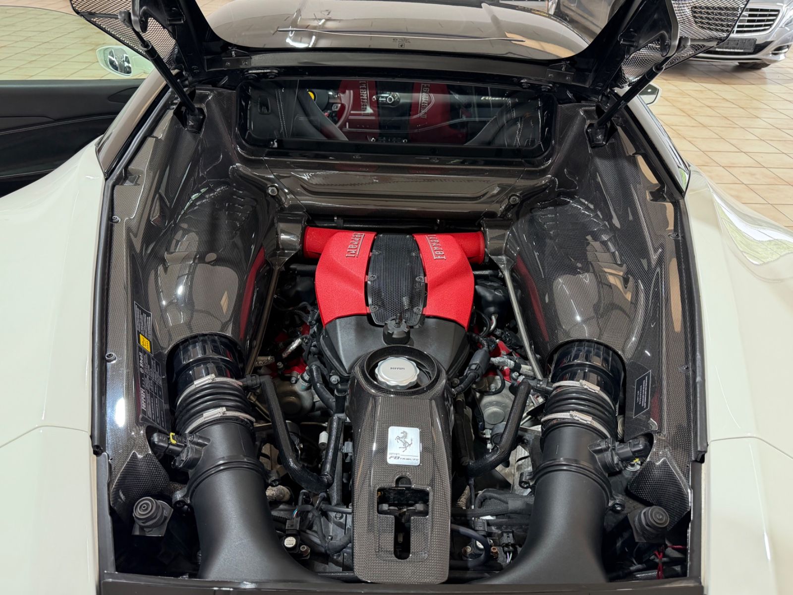 Ferrari F8 Carbon Paket/JBL/Lift