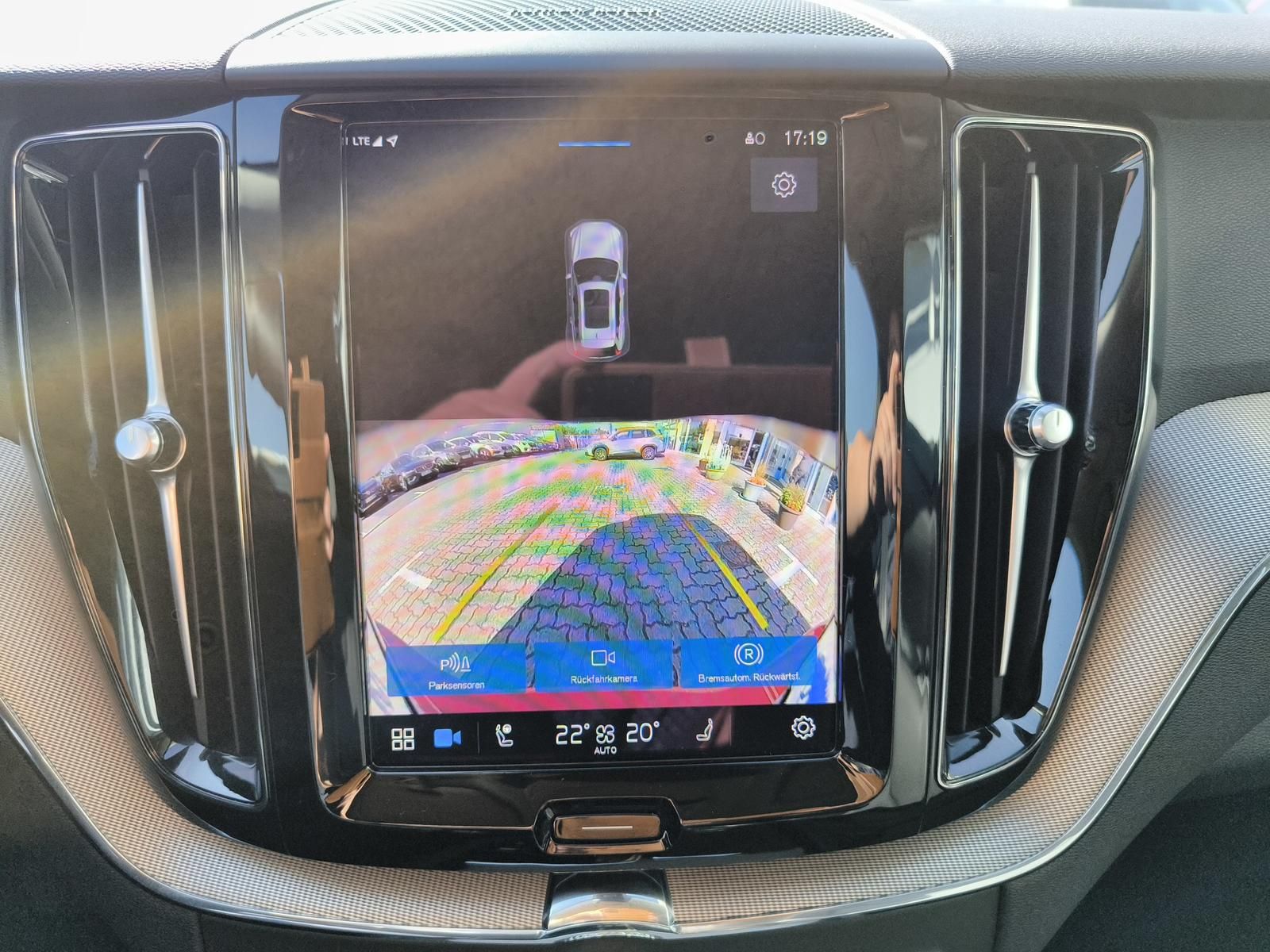 Volvo XC60 B4 (Diesel) AWD Plus Dark