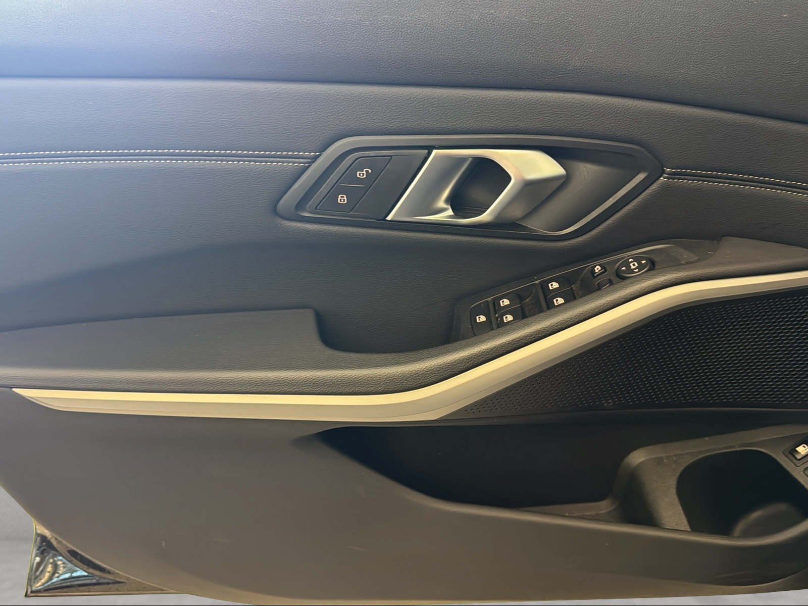 BMW 320e Touring - Samsaru's Car Outlet