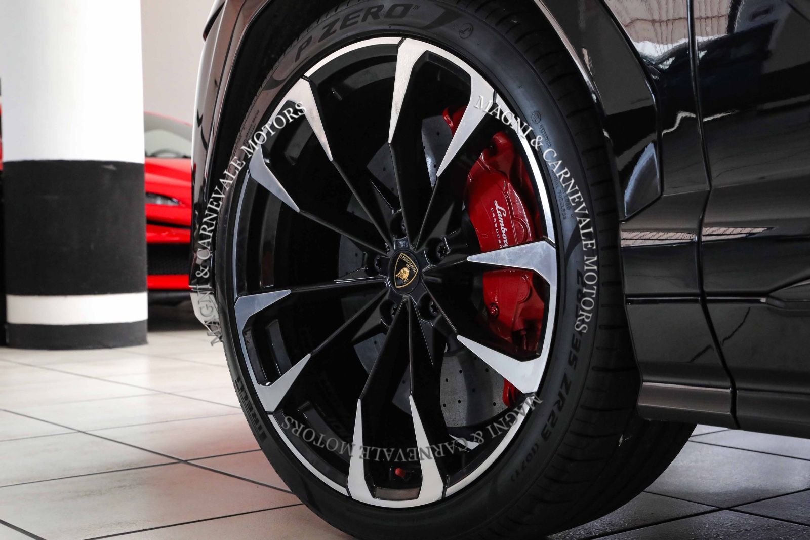 Lamborghini Urus - Samsaru's Car Outlet