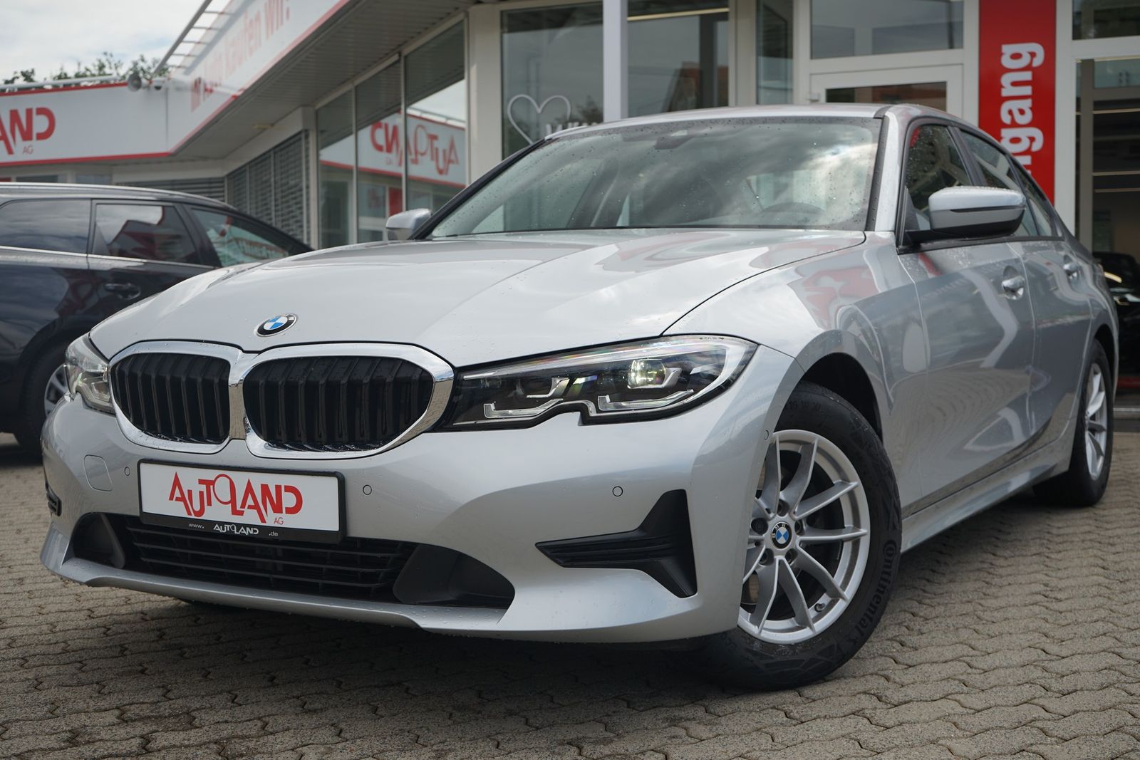 BMW 320i Advantage - Samsaru's Car Outlet