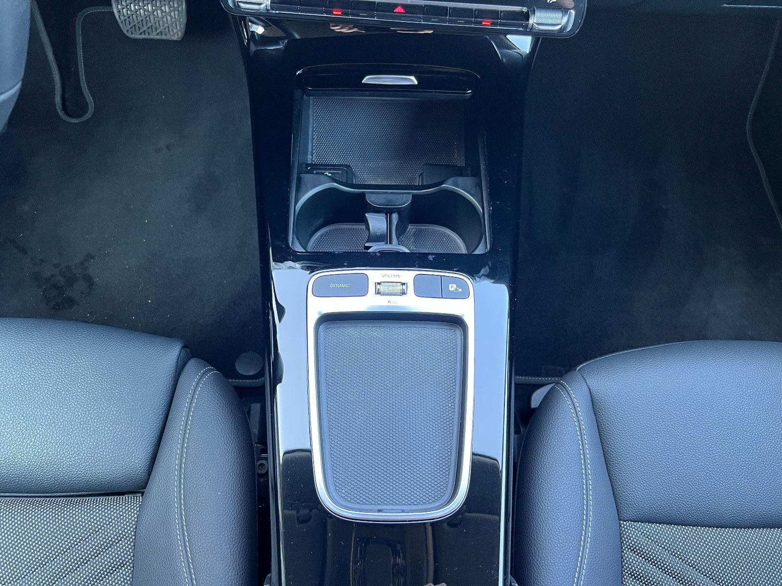 Mercedes-Benz A 180 PROGRESSIVE - Samsaru's Car Outlet