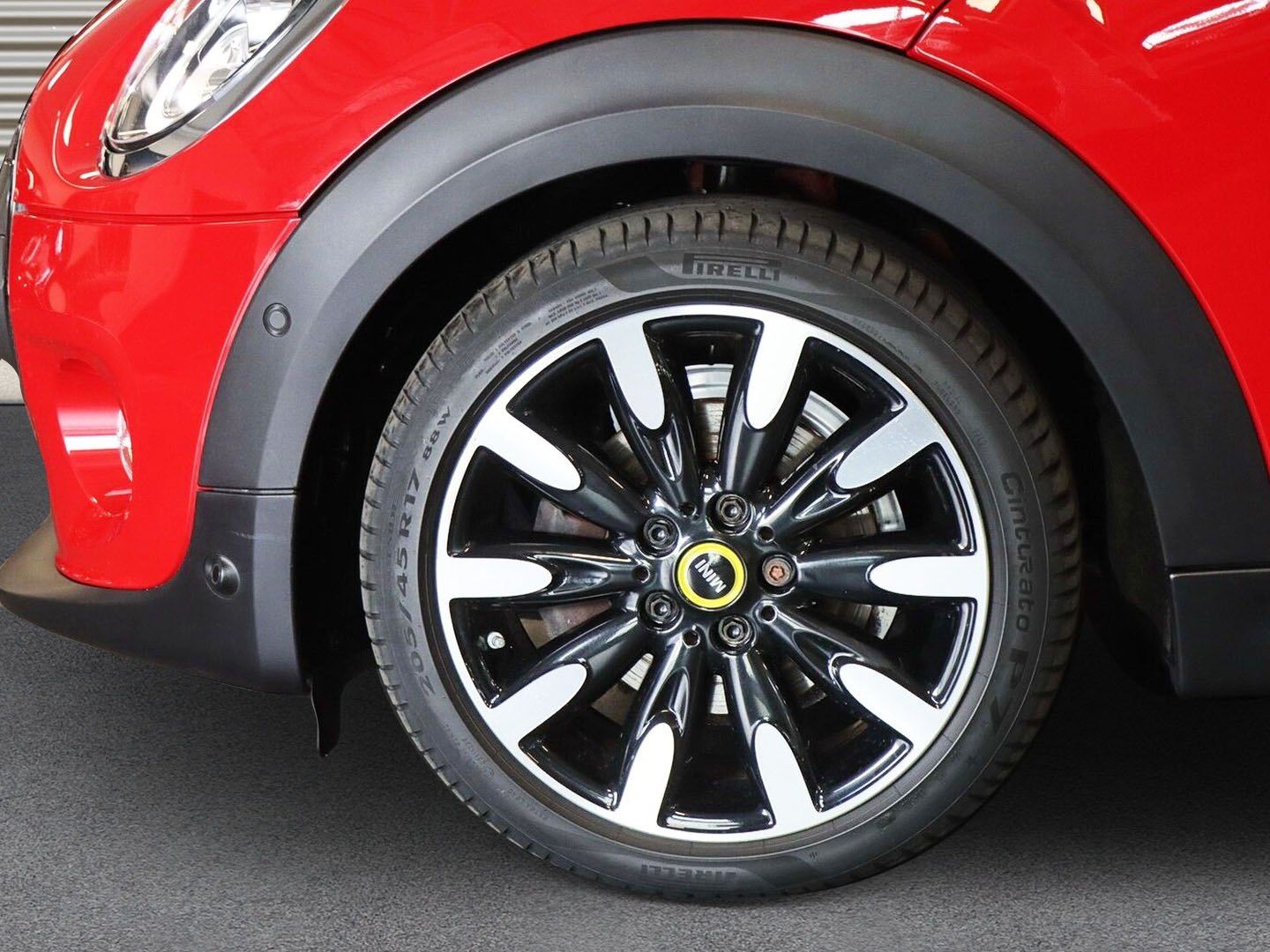 MINI Cooper SE - Samsaru's Car Outlet