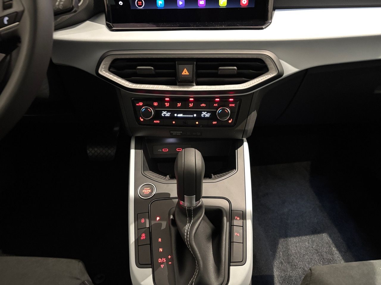 Seat Arona 1.0 TSI DSG Road Ed SOUND NAVI PDC V+H AHK