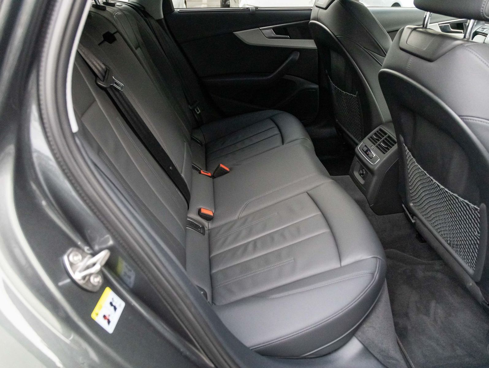 Audi A4 Avant S line 35TDI Stronic - Samsaru's Car Outlet