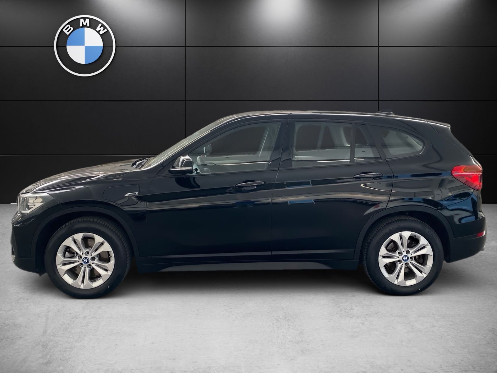 BMW X1 xDrive25e Advantage - Samsaru's Car Outlet