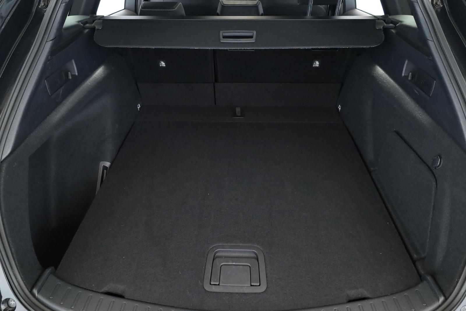 Toyota Corolla Touring Sports 2.0 CVT Team D Navi Kam