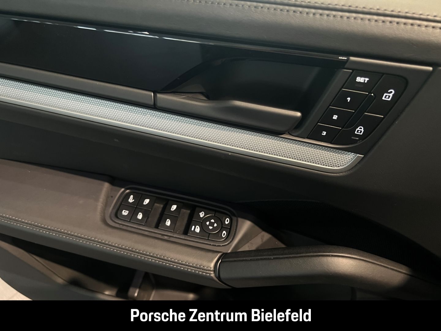 Porsche Cayenne E-Hybrid HA-Lenkung InnoDrive Soft-Close