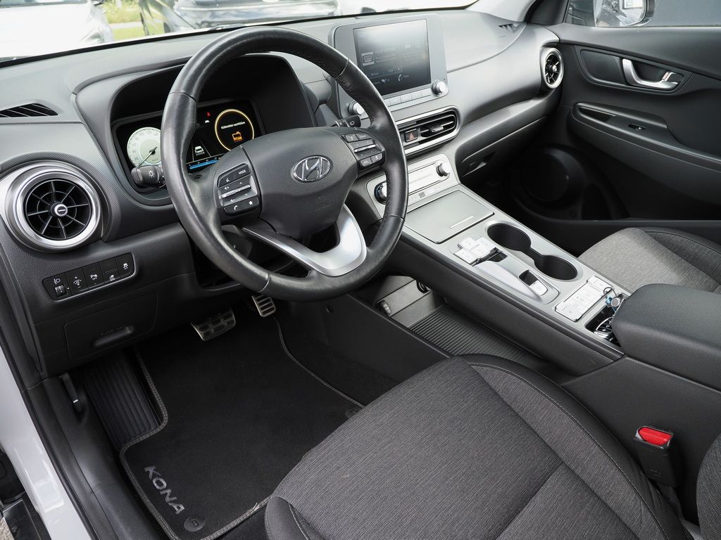 Hyundai KONA SELECT ELEKTRO 2WD - Samsaru's Car Outlet
