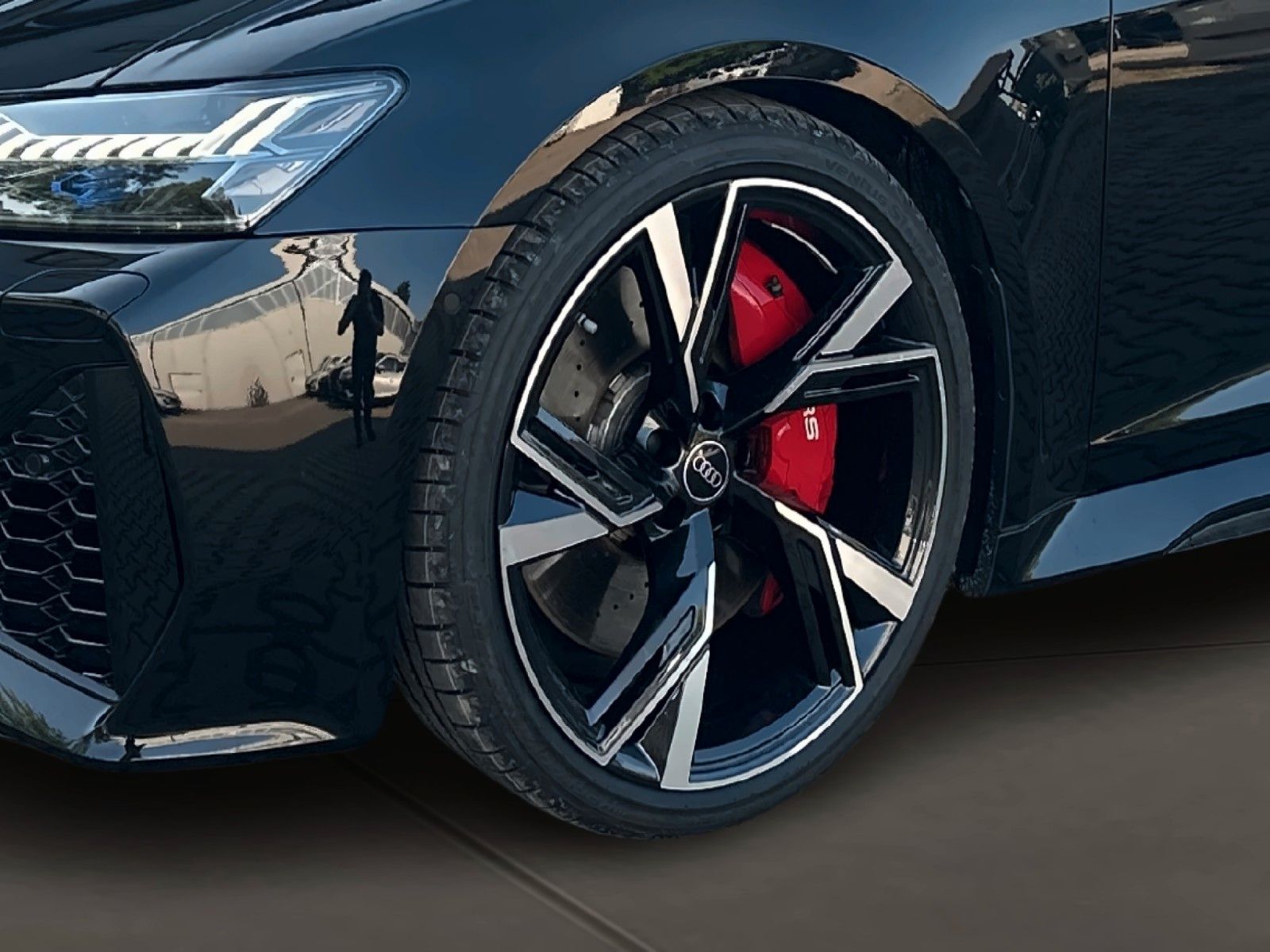 Audi RS6 Avant 4.0 TFSI quattro 22" Laser/B&O/Valcona