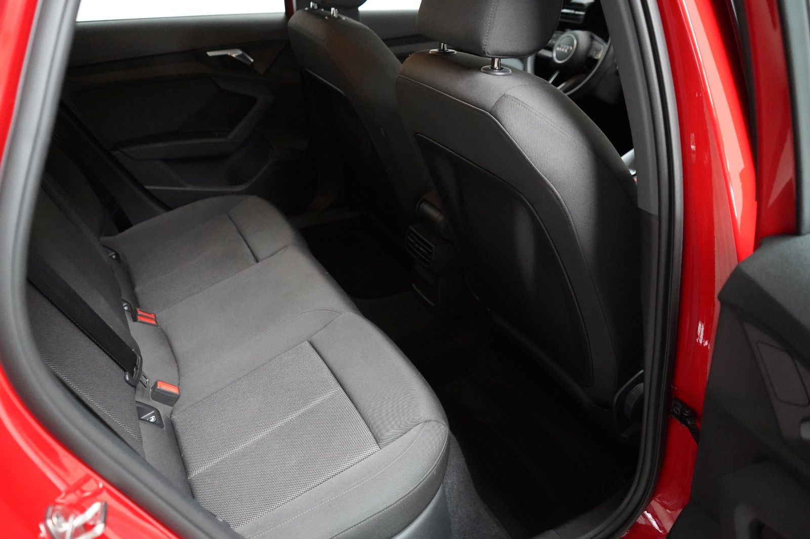 Audi A3 Spbg 30 TFSI Advanced - Samsaru's Car Outlet