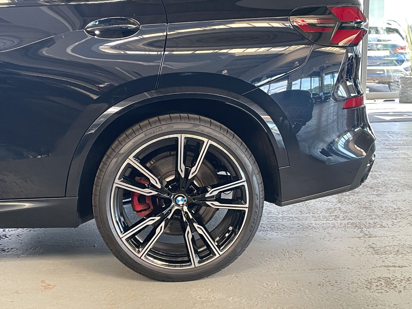 BMW X5 M60i xDr PRO AHK/SHZ/MASS/LUFT/INT/SkyLou/hk