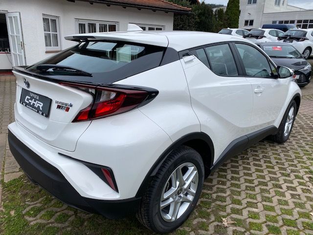 Toyota C-HR Hybrid Flow - Samsaru's Car Outlet