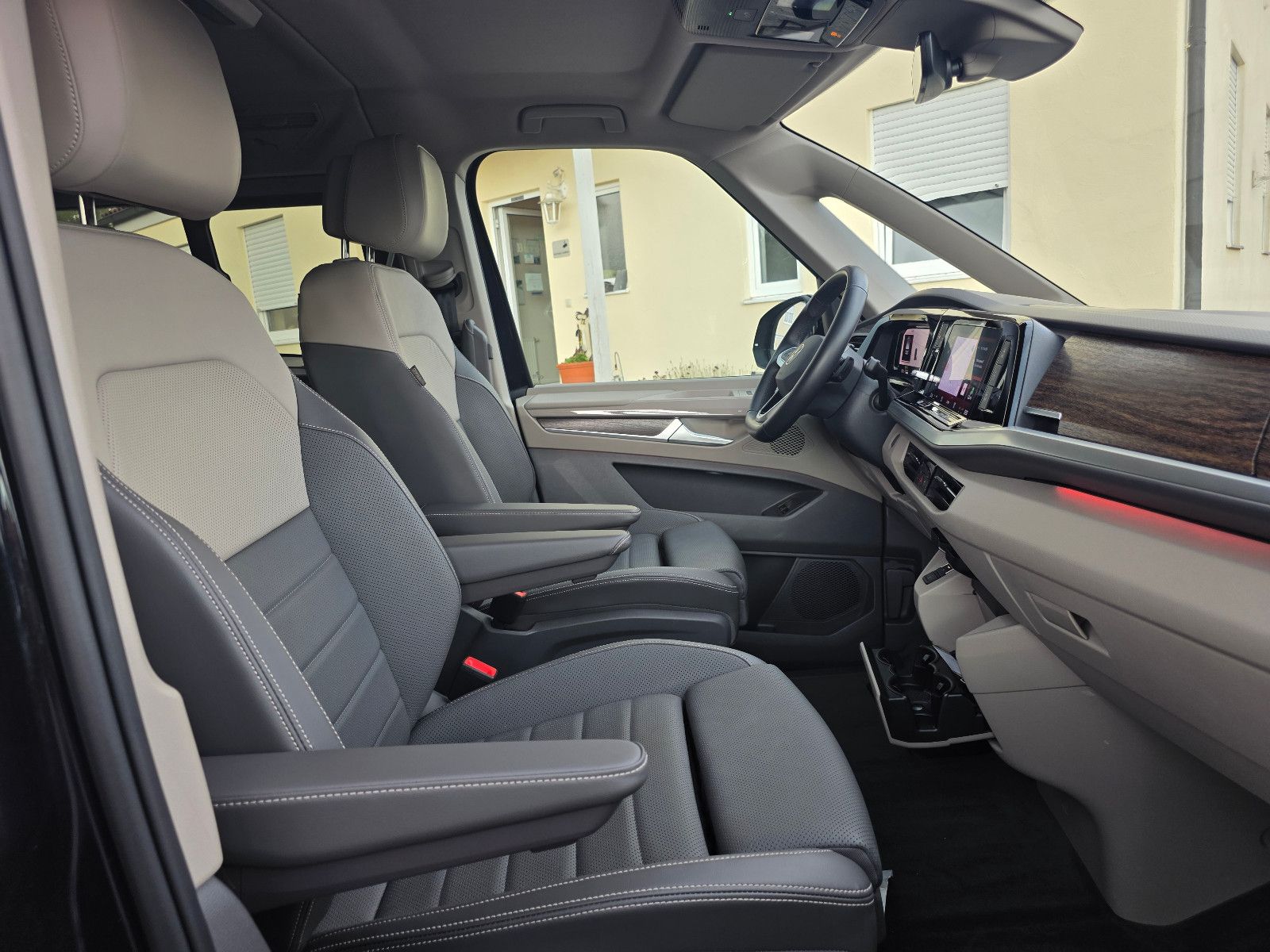 Volkswagen Multivan Style eHybrid 4M AHK Sitzbelüf NP:103T€