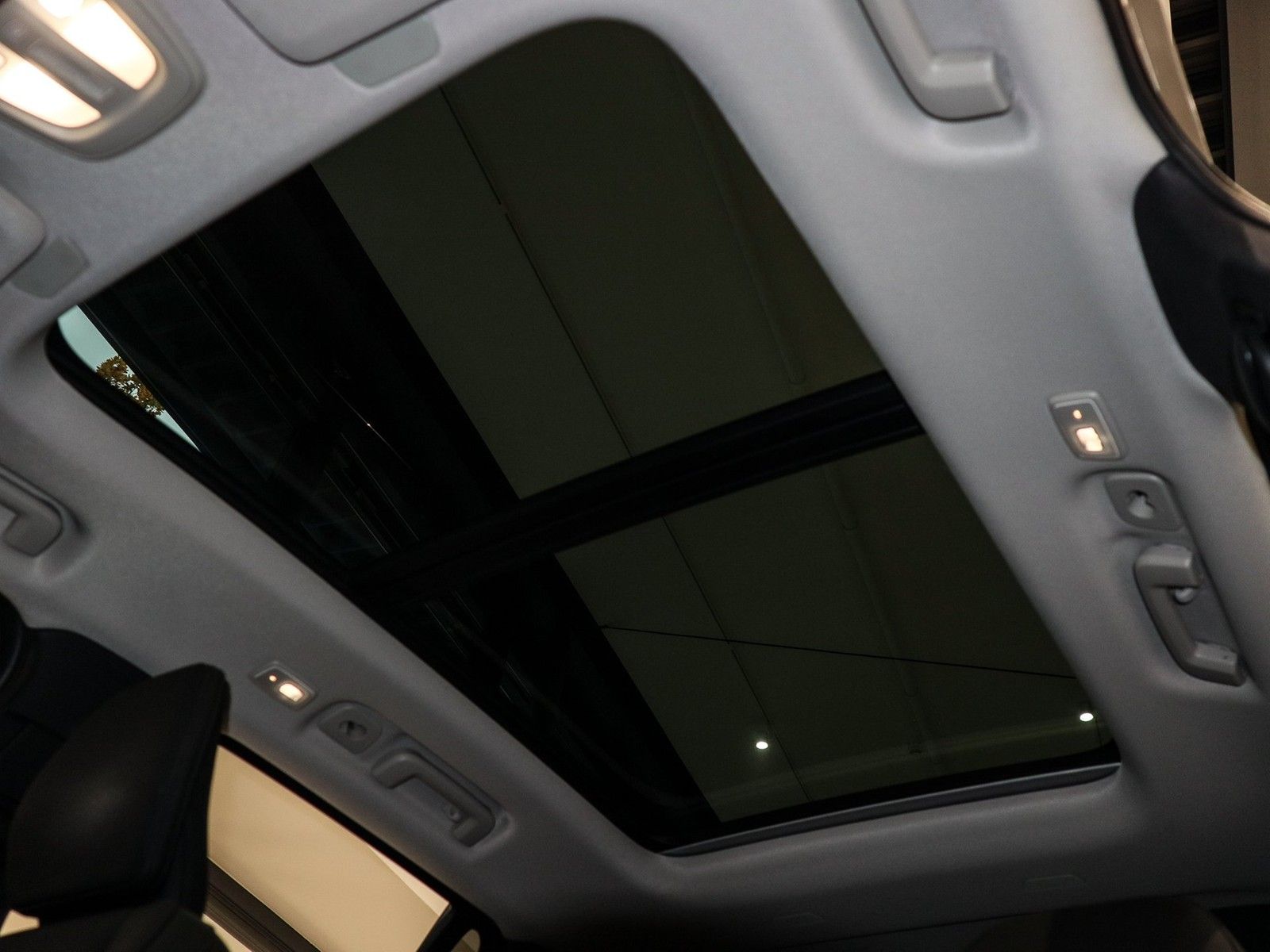 Volvo XC90 T8 AWD Recharge Reskin Plus Dark NP:95.340,