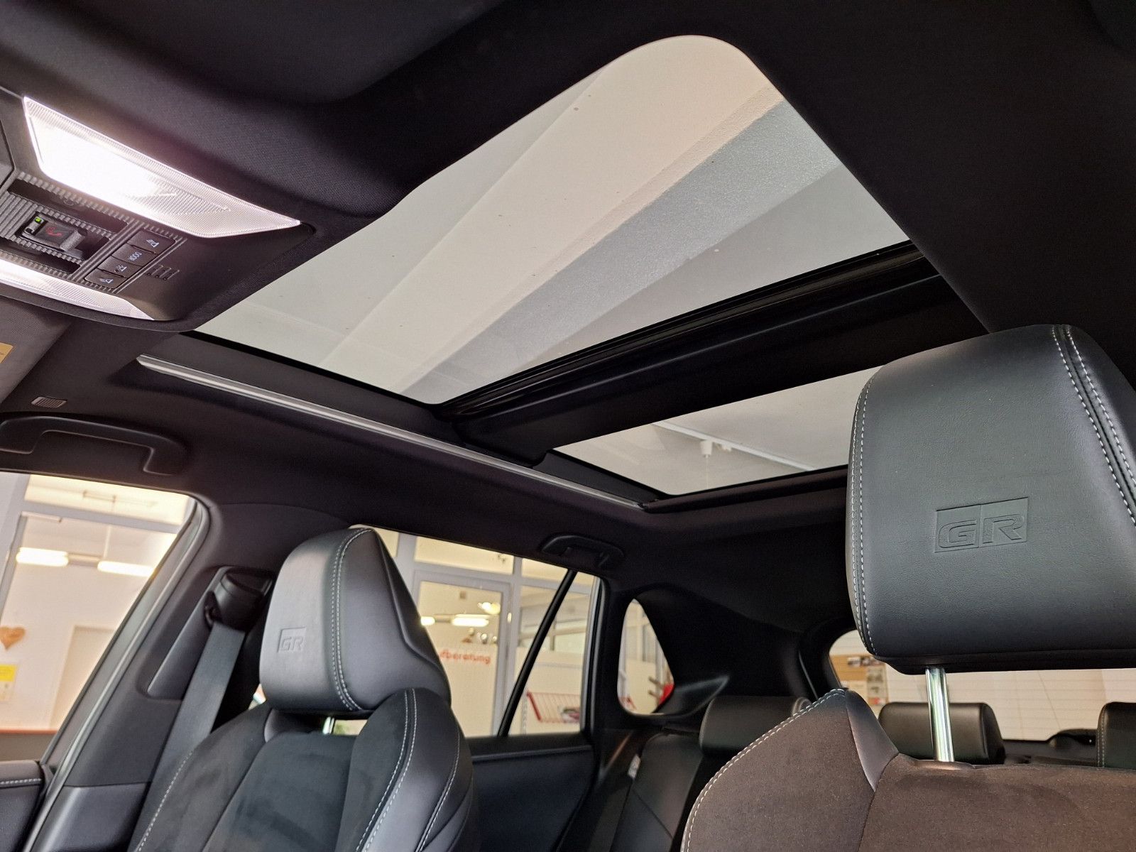 Toyota RAV4 Plug-in Hybrid 4x4 GR Sport - Samsaru's Car Outlet
